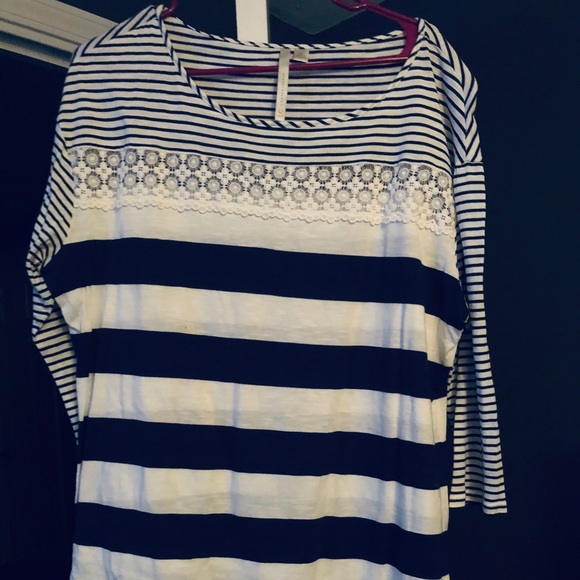 LC Lauren Conrad Tops - Lauren Conrad tee LC Lauren Conrad Tops - Lauren Conrad tee